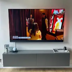 تلفزيون 75 بوصة نحيف 4K كيو ال اي دي وكوانتوم كريستال ونطاق HDR 10+ photo review