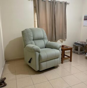 كرسي استرخاء| ثابت - خامة مخملية - ضمان 5 سنوات - بيج فاتح photo review