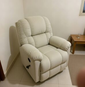 كرسي استرخاء| ثابت - خامة مخملية - ضمان 5 سنوات - بيج فاتح photo review