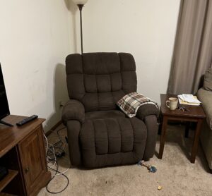 كرسي استرخاء Rock Best | ثابت | اللون أسود. photo review